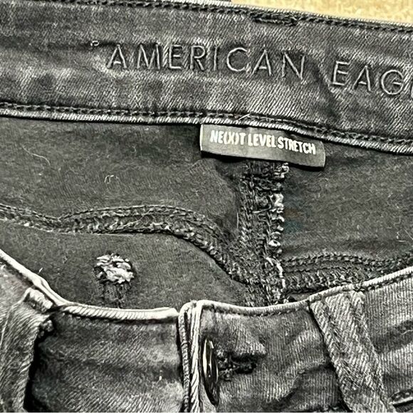 - American eagle, women’s 12 short, next level stretch, distressed jeans - Picture 4 of 7
